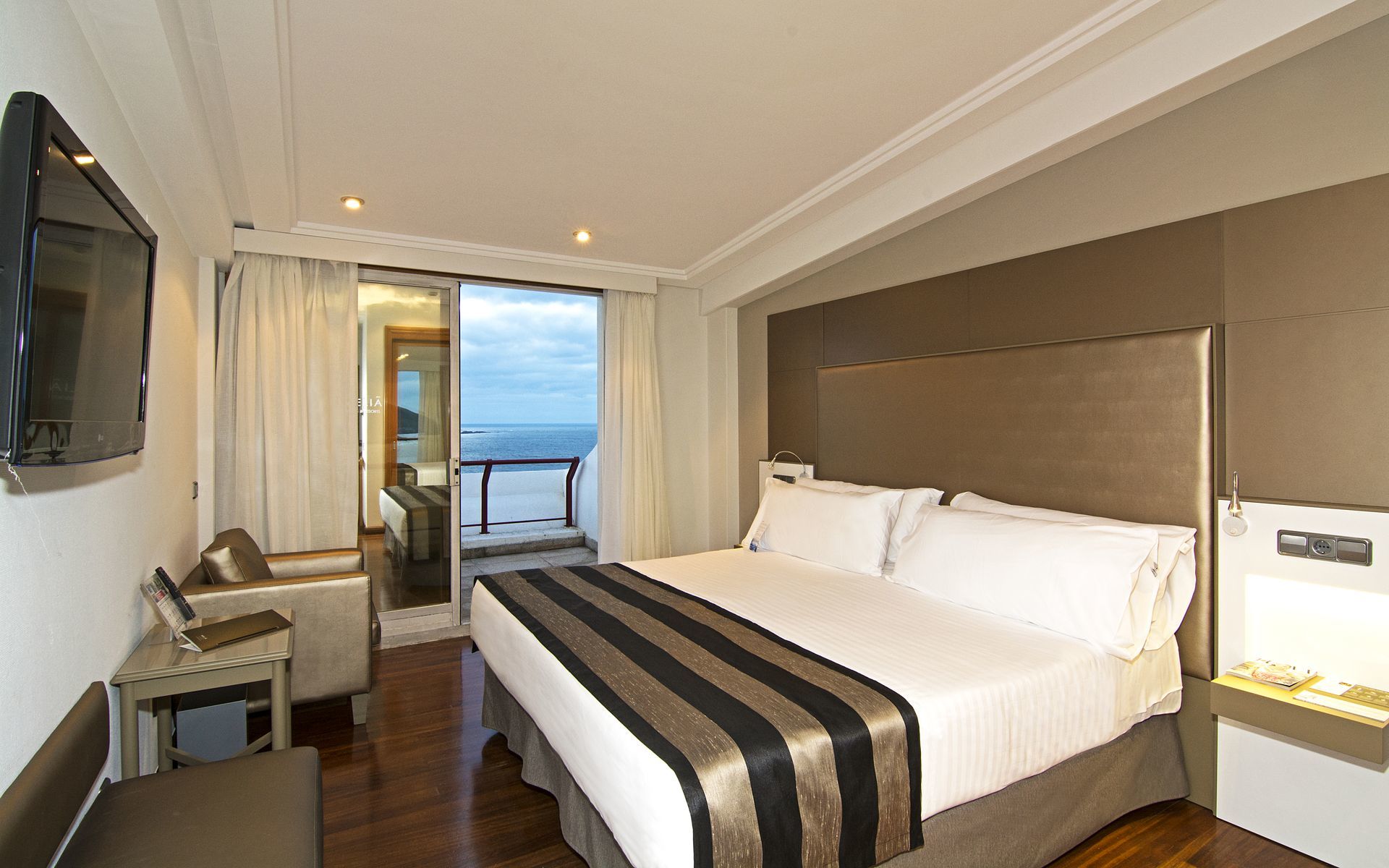Melia Maria Pita Hotel Ла Коруня Екстериор снимка